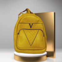Модерна кожена раница в елегантен дизайн със златиста емблема V, снимка 4 - Раници - 44570190