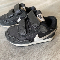 Детски обувки Nike 22 номер, снимка 2 - Детски маратонки - 44669777