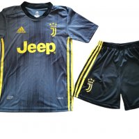 Спортен екип Juventus/ Rinaldo/Adidas, снимка 2 - Детски комплекти - 36000550