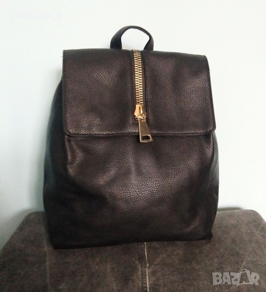 Дамска кожена раница / нова / със златисти орнаменти , снимка 1