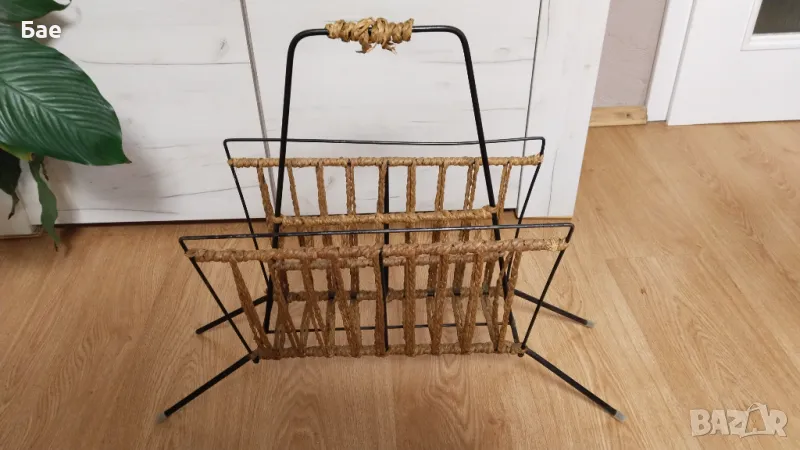 Стойка за списания, снимка 1