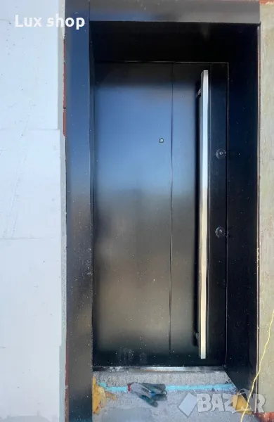 НОВА Блиндирана Входна Врата , снимка 1