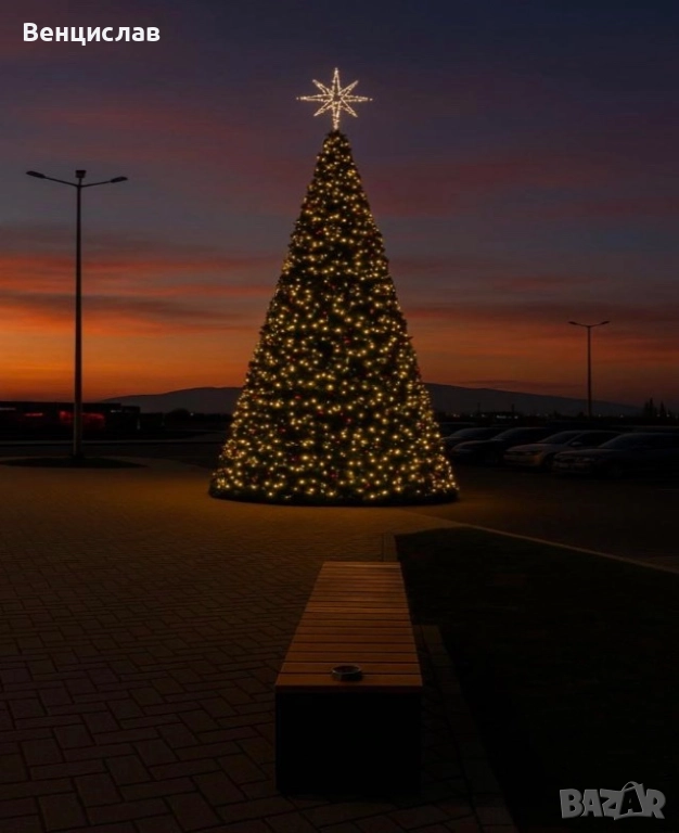 Гигантска коледна елха - 10 м височина, украсена с коледни топки и топло бели LED светлини и връх, снимка 1