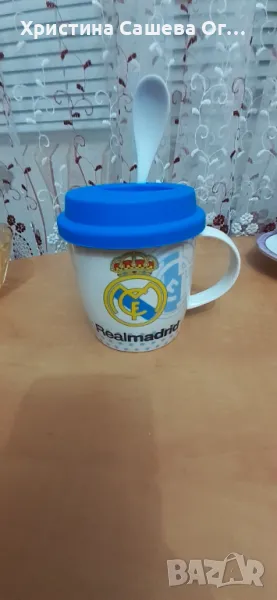 Чаша с лъжичка  и силиконов капак, снимка 1