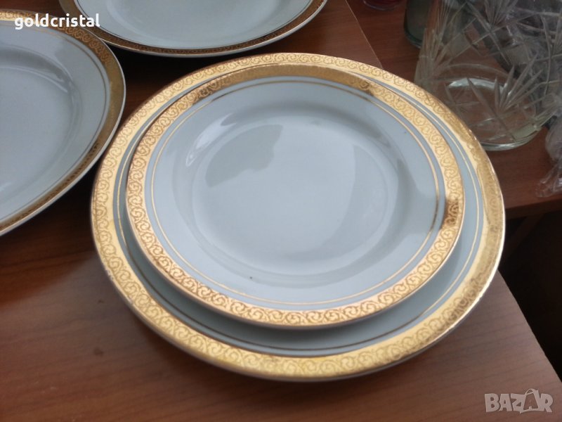Стар български порцелан чинии с златен кант , снимка 1