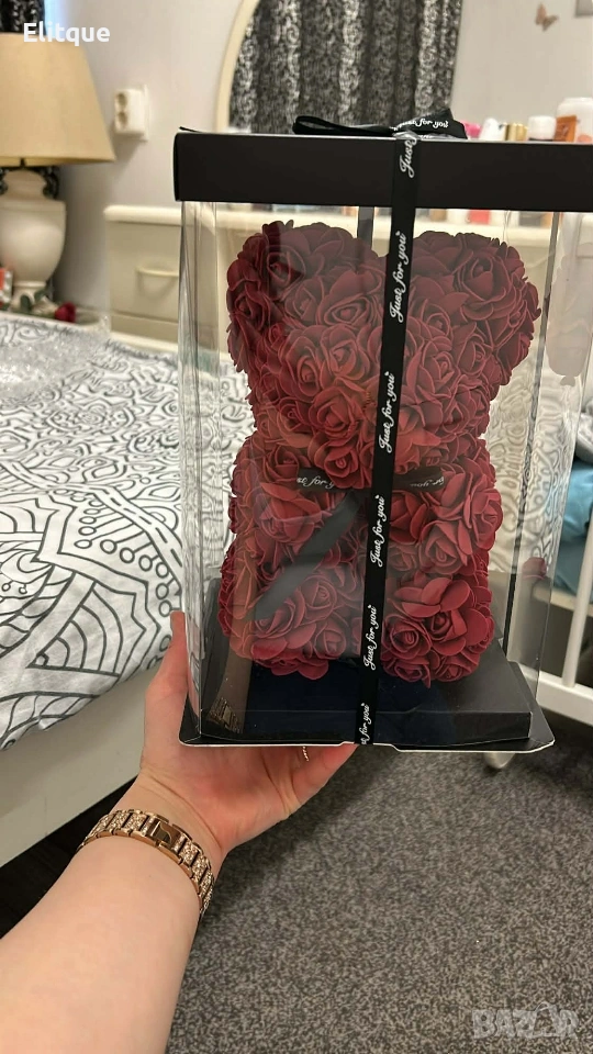 Червено мече от рози. Перфектният подарък за свети Валентин. Височина: 25см, снимка 1