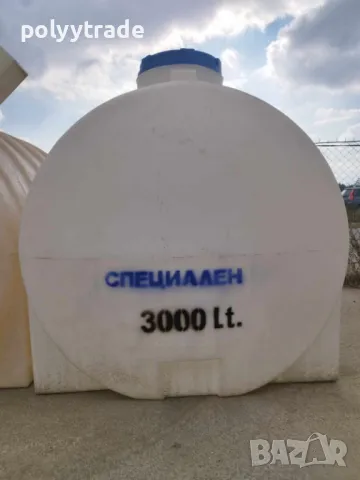 Полиетиленов резервоар за транспортирне - 3000 литра „Политрейд“, снимка 2 - Селскостопанска техника - 47772999