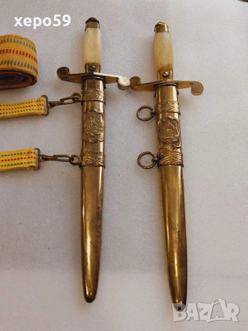 Румънски соц. кортик- два броя,с колана и носачите е 140 евро,другият 100 евро., снимка 3 - Антикварни и старинни предмети - 53397819