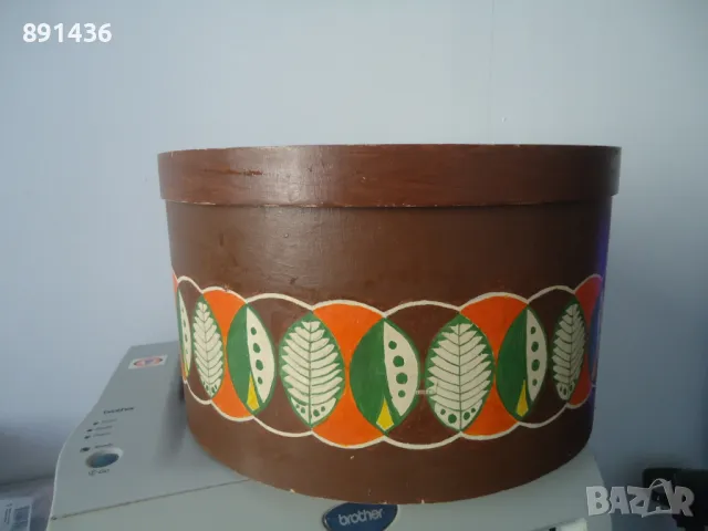 Стара ретро кутия за шапки