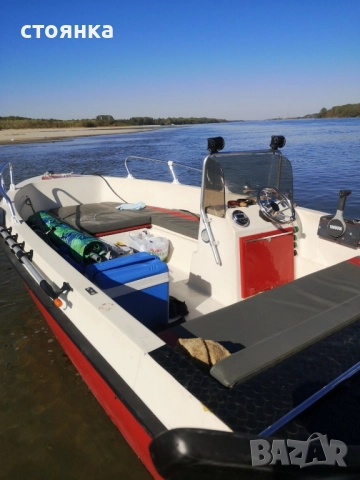 Продавам лодка със извънбордов двигател Yamaha 60 k.c, снимка 4 - Воден транспорт - 51832301