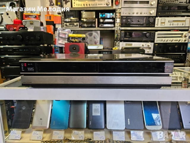 Видео Bang & Olufsen Hi-Fi Beocord VHS 91.2 Работи, произвежда, дисплея му не работи. Има нужда от п