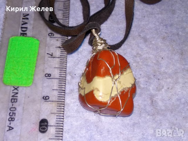 КРАСИВ ВИНТИДЖ - АРТ МЕДАЛЬОН НАТУРАЛЕН КАМЪК ЯСПИС с ШНУРЧЕ от ВЕЛУР 21533, снимка 3 - Колиета, медальони, синджири - 41483295