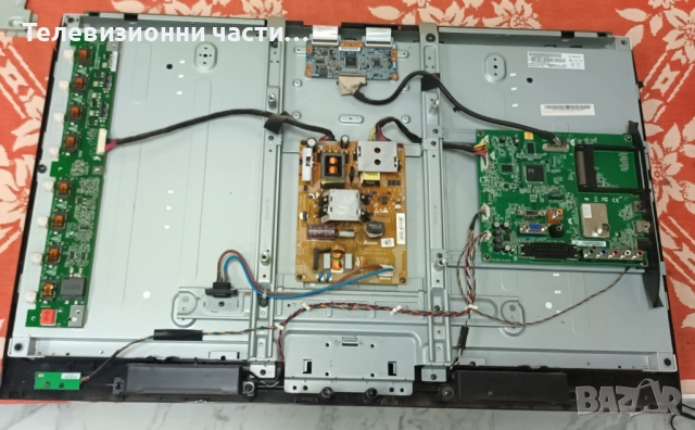 Toshiba 32LV833G с дефектен екран T315HW04 V.4/32AV833 REV:1.03 60EB40M0BA04P/DPS-135JP A/VIT71884, снимка 4 - Части и Платки - 52564302