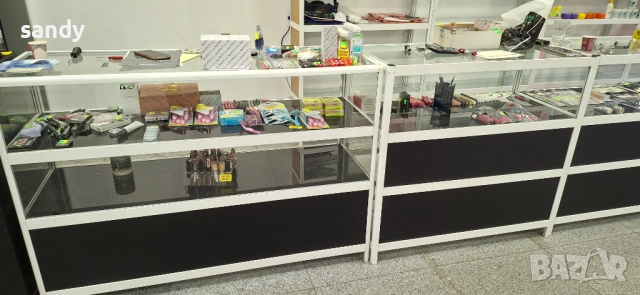 Стелажи и Витрини, снимка 4 - Стелажи и щандове - 52864497
