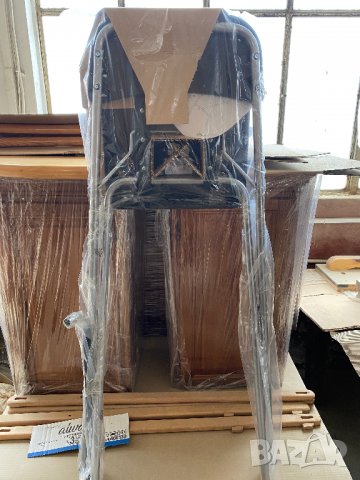 Стилен Бар стол сгъваем хром/дърво НОВИ-Цена до изчепване, снимка 2 - Столове - 39597860