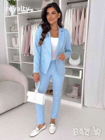 Дамски Елегантен Син Костюм с Копчета
