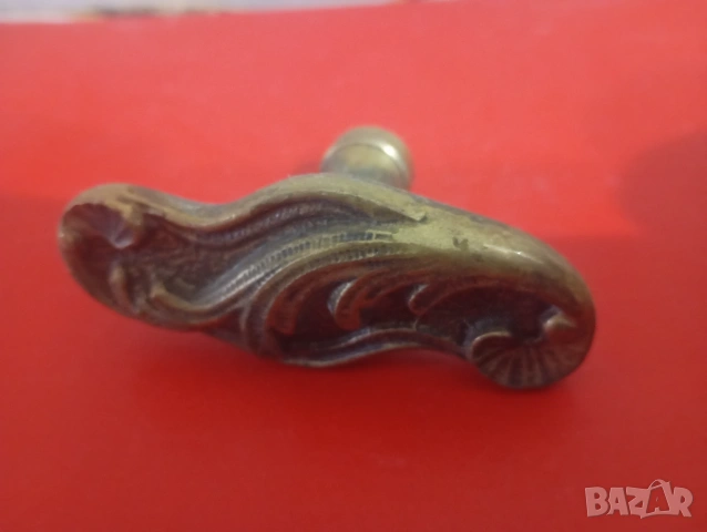 Три винтидж дръжки за прозорец