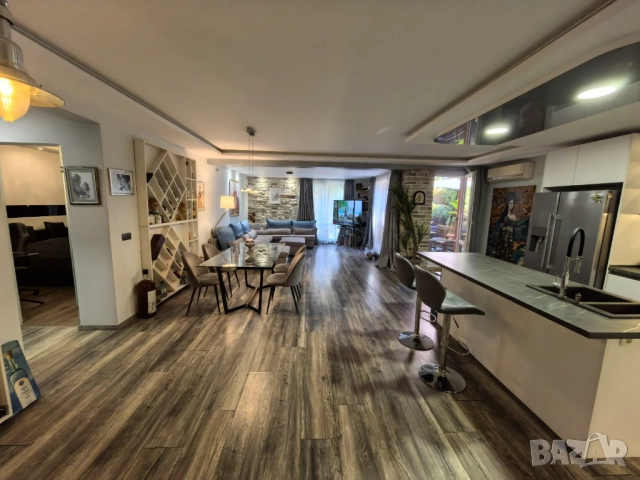 Отлично местоположение, луксозно изпълнен, напълно обзаведен и оборудван, удобно паркомясто, снимка 3 - Апартаменти - 52532585