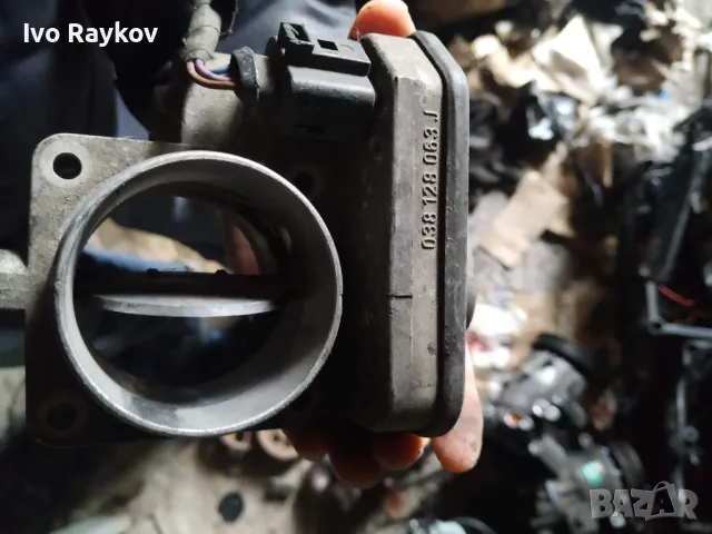 Дроселова клапа за VW Golf 5 , SDI, снимка 2 - Части - 49171750