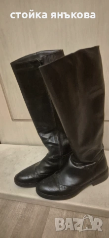 Продавам черни страхотни дамски ботуши