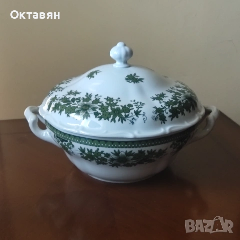 Порцеланов супник