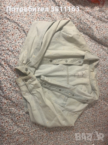 Късо дънково яке от Холандия на слънчогледи размер М,марка Revelation 