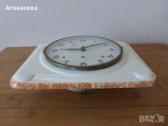 Немски стенен порцеланов часовник с ключ 1930 г, снимка 12 - Антикварни и старинни предмети - 52103449