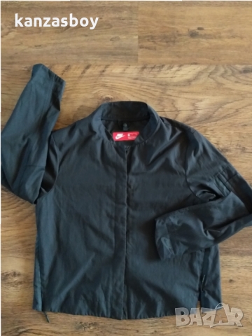 nike - страхотно дамско яке КАТО НОВО, снимка 5 - Якета - 36073728