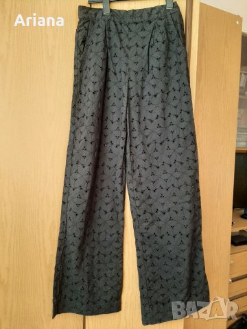 Наситено чер панталон на Zara, бродиран памучен плат.