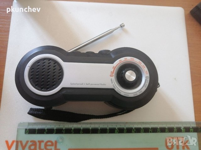 AM/FM радио с динамо и фенерче