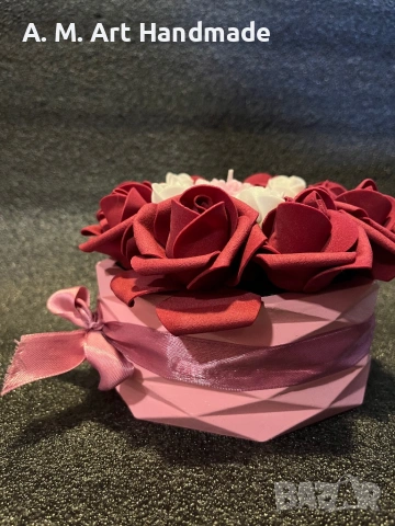 🌸 Ръчно изработена кашпа с вечни рози – Бебешко розово и Гланц, снимка 7 - Романтични подаръци - 53456006