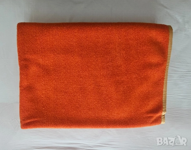 Две оранжеви одеала р.180/130, снимка 3 - Олекотени завивки и одеяла - 51785867