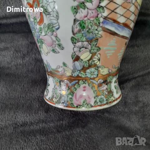 Китайска порцеланова ваза, снимка 9 - Антикварни и старинни предмети - 47565780