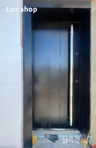 НОВА Блиндирана Входна Врата 