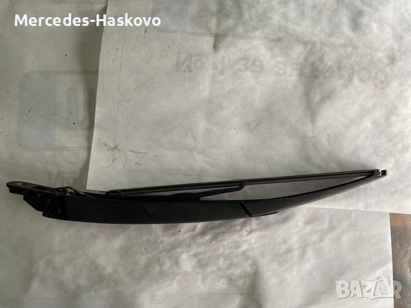 164* ML+GL -Рамо за задна чистачка в перфектно състояние.