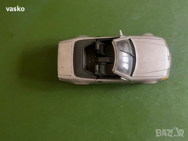 Мерцедес 1:18 Тайланд, снимка 9 - Колекции - 53413971