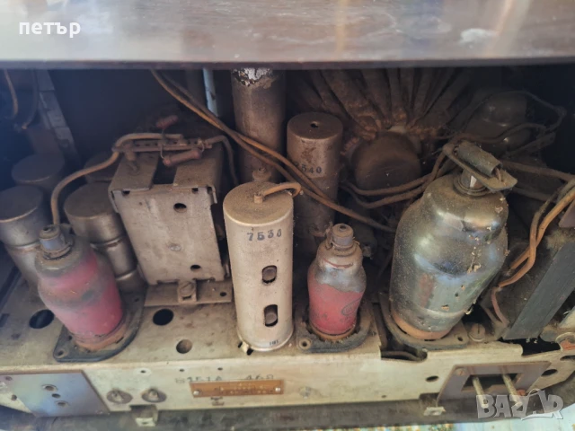 Старо бакелитено радио, снимка 9 - Антикварни и старинни предмети - 50917596