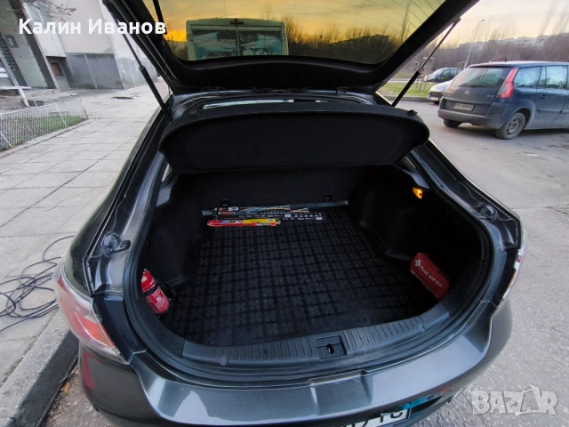 Продавам Mazda 6 Facelift, снимка 9 - Автомобили и джипове - 53194060