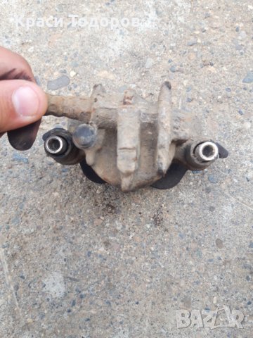 Предни спирачни апарати  за форд фокос  1.8 дизел 90 коня 2001 , снимка 2 - Части - 33941349