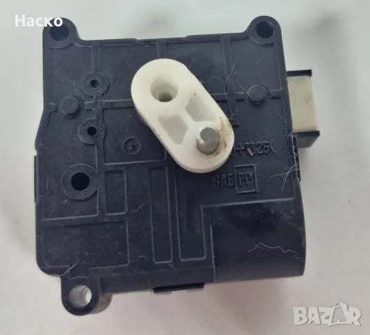 Моторче Клапа Клапи Парно Климатик Климатроник Тойота Корола Е12 Toyota Corolla E12 113800-2051, снимка 2 - Части - 49641741