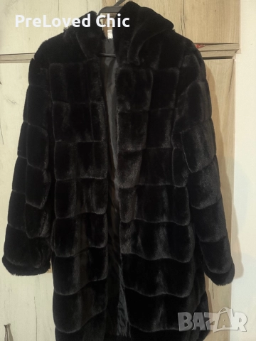 Пухено дълго черно яке 