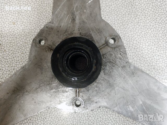 Продавам задвижващ механизъм(кръстачка) на барабан от пералня Перла 05, снимка 3 - Перални - 40890052