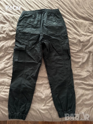 Каргота Bershka, снимка 2 - Панталони - 53424800