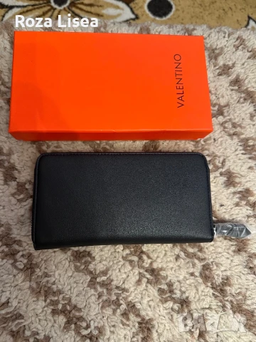 Ново Valentino, снимка 2 - Портфейли, портмонета - 50663237
