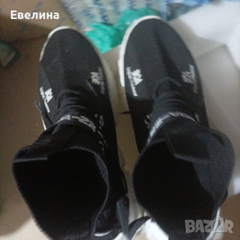 Нови спортни обувки