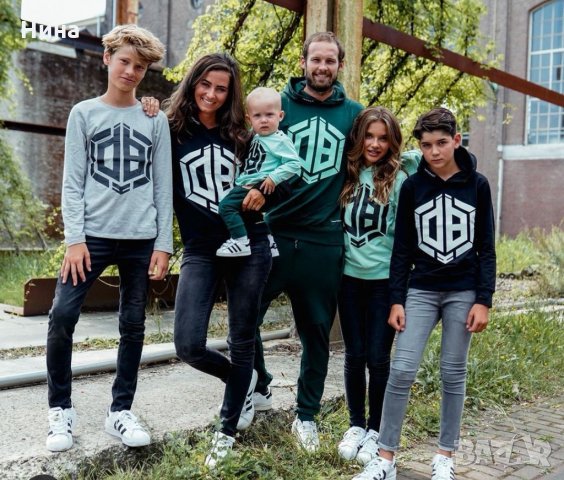 Суичър Vingino в черно и златисто, снимка 2 - Детски анцузи и суичери - 35983929