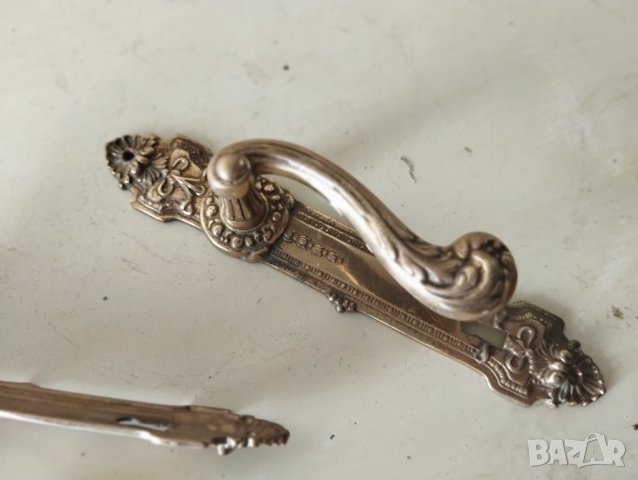 два барокови комплекта дръжки за врата с шилдове, снимка 2 - Други ценни предмети - 41773391