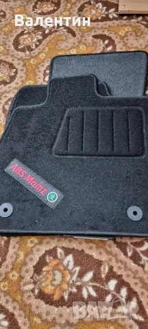 Продавам стелки за Шкода SUPERB