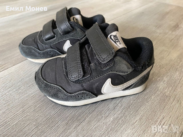 Детски обувки Nike 22 номер, снимка 2 - Детски маратонки - 44669777