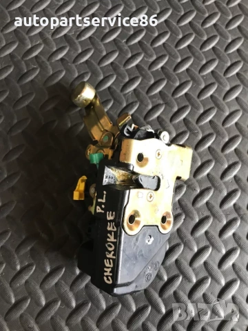 Механизъм за заключване на предна лява врата за Jeep Cherokee (2002-2008), снимка 3 - Части - 53571085